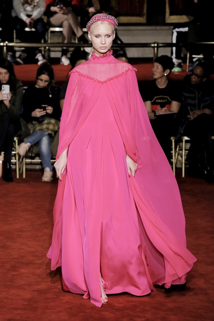 Τα πιο κομψά shocking pink runway looks - Φωτογραφία 5