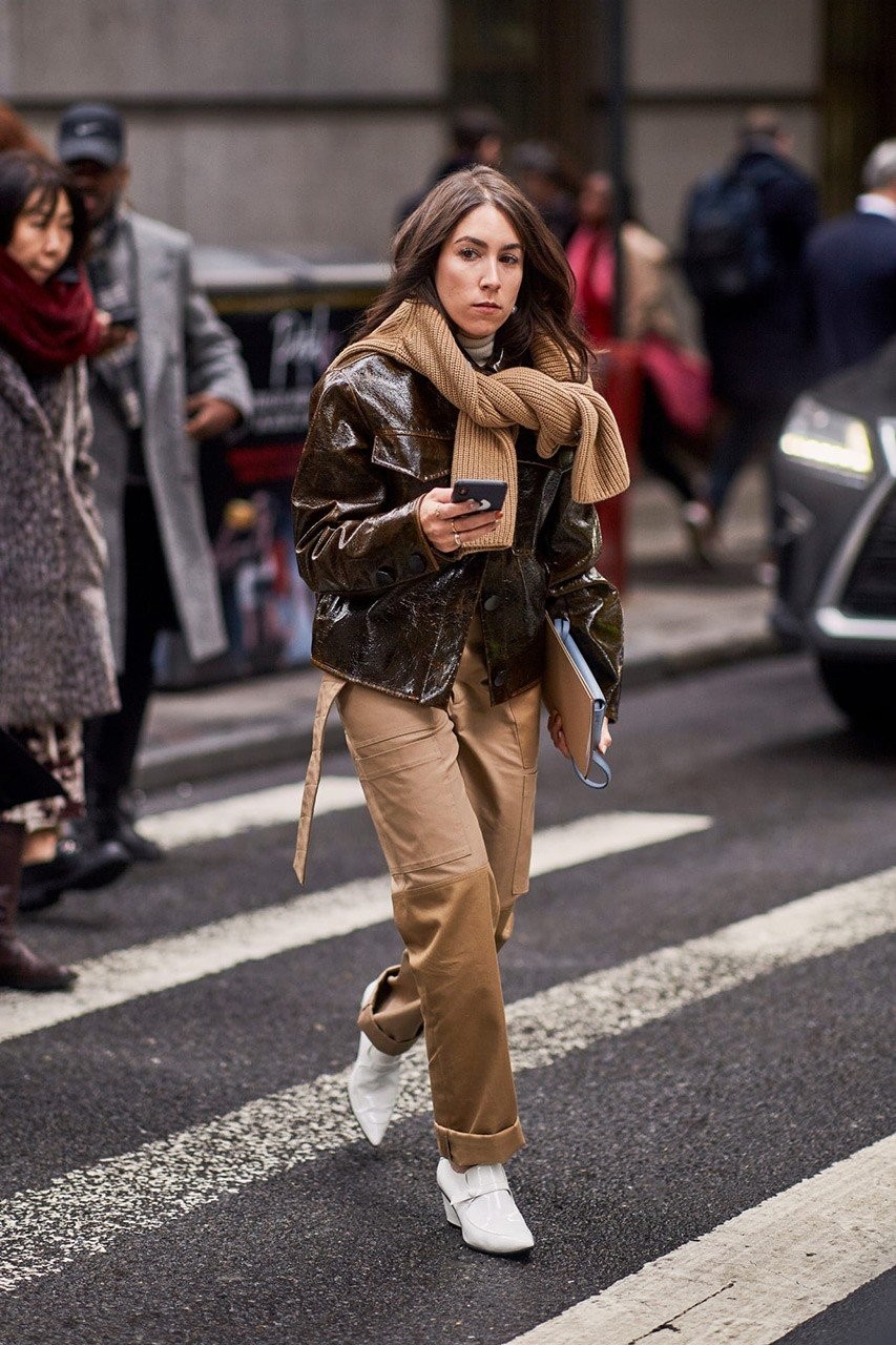 Street style looks από την Εβδομάδα Μόδας της Νέας Υόρκης- Φωτογραφία 101