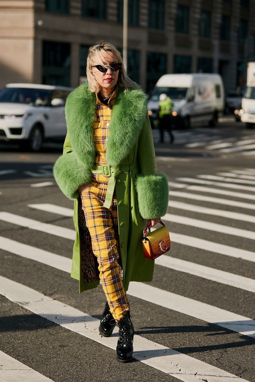 Street style looks από την Εβδομάδα Μόδας της Νέας Υόρκης- Φωτογραφία 47