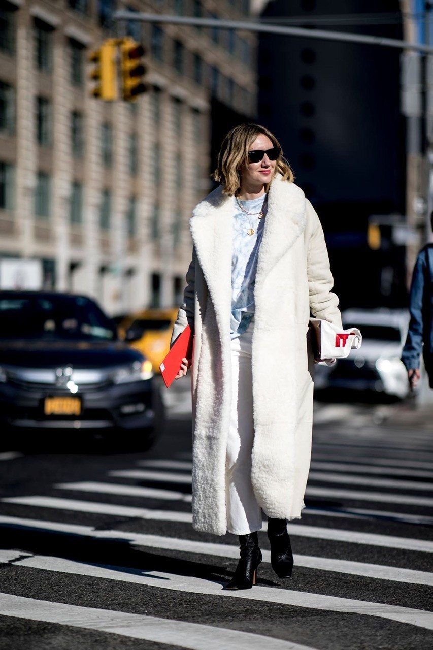 Street style looks από την Εβδομάδα Μόδας της Νέας Υόρκης- Φωτογραφία 50