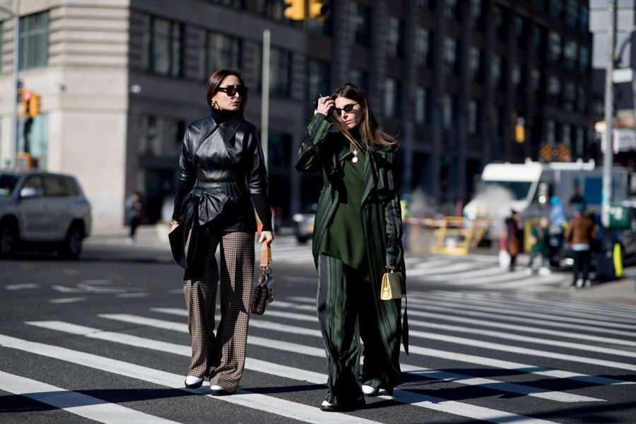 Street style looks από την Εβδομάδα Μόδας της Νέας Υόρκης- Φωτογραφία 113