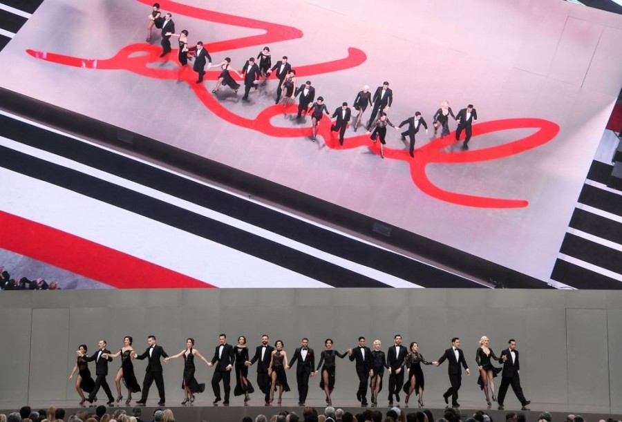Ο φόρος τιμής στον Karl Lagerfeld και όλη η αλήθεια για την πώληση του οίκου Chanel - Φωτογραφία 12