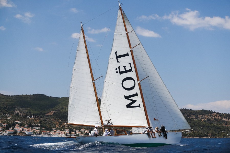 Spetses Classic Yacht Regatta: Αρμενίζοντας στο υπέροχο γαλάζιο - Φωτογραφία 1