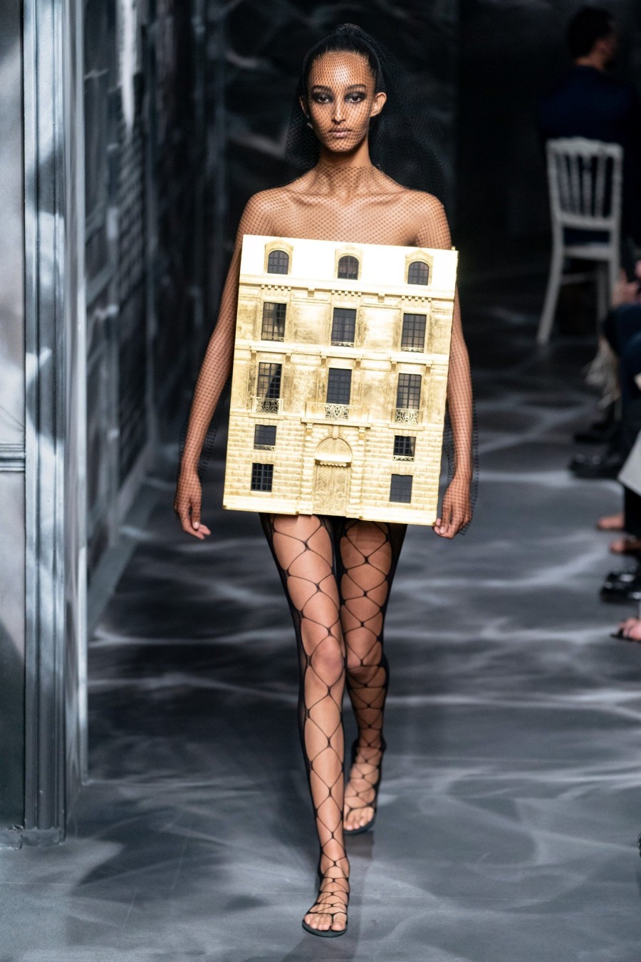Paris Haute Couture Fashion Week: Dior, Schiaparelli κι ό,τι άλλο ξεχωρίσαμε από τα χθεσινά shows- Φωτογραφία 5