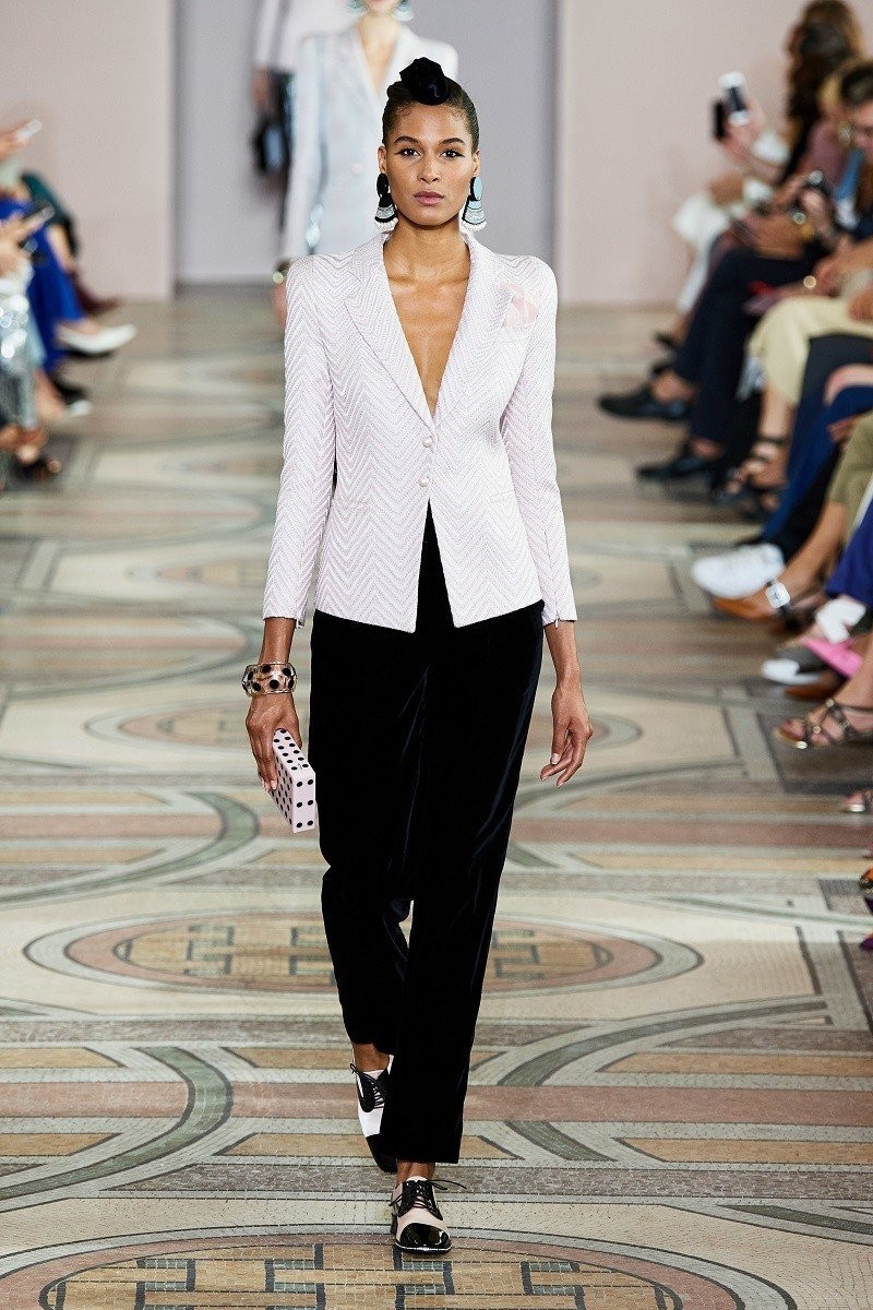 Paris Haute Couture Fashion Week: Chanel, Armani & Givenchy μάγεψαν το κοινό- Φωτογραφία 10