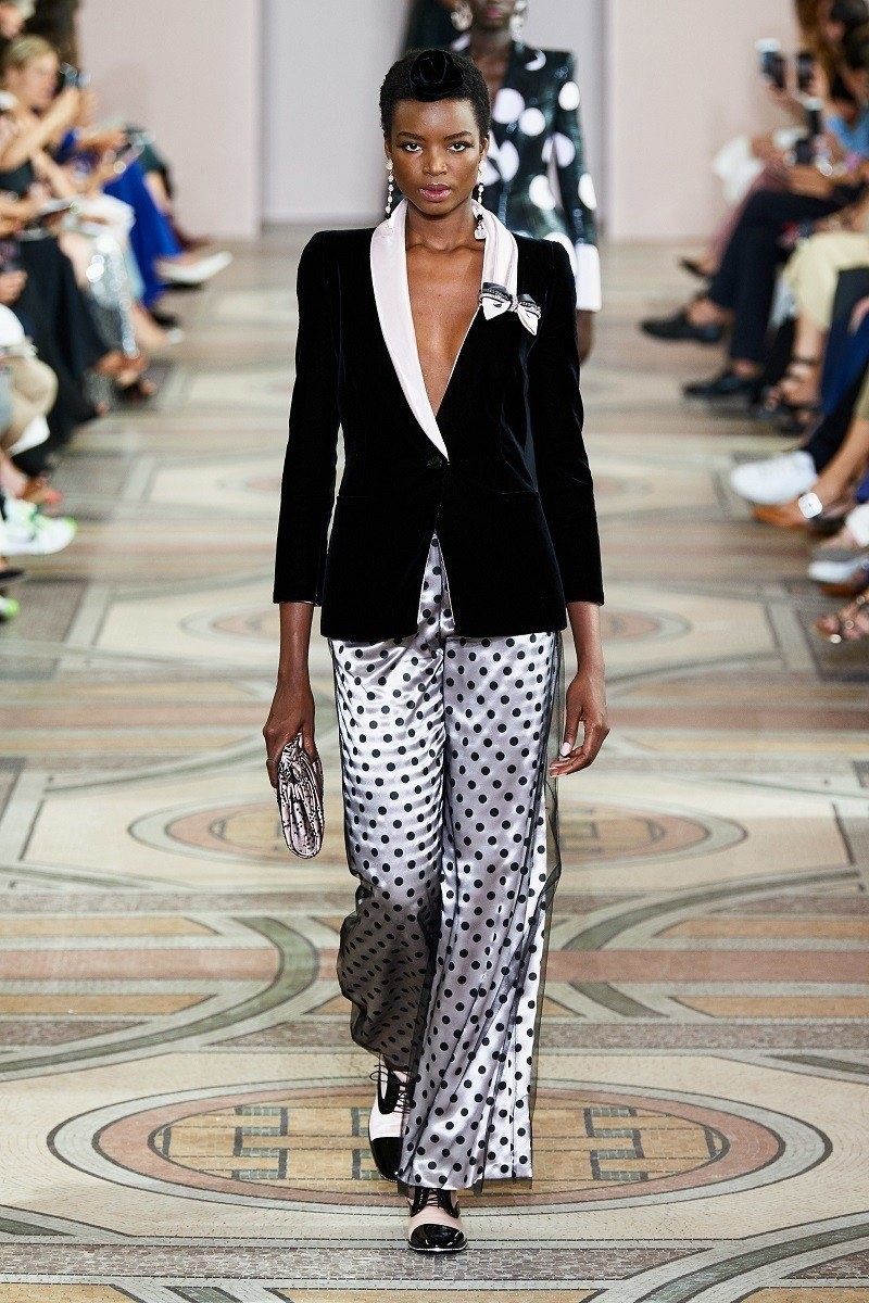 Paris Haute Couture Fashion Week: Chanel, Armani & Givenchy μάγεψαν το κοινό- Φωτογραφία 9