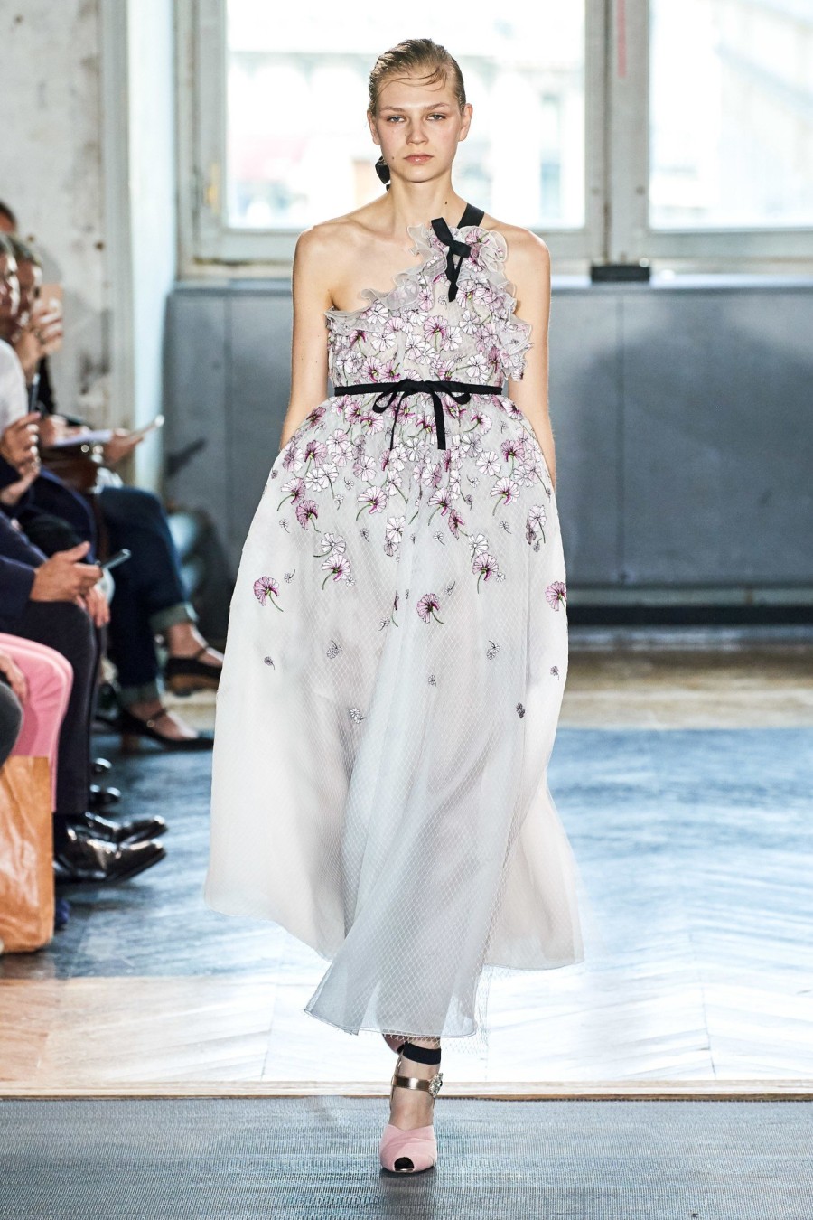 H Chanel αναδείχθηκε σε πρωταγωνίστρια των τελευταίων shows του Paris Fashion Week  - Φωτογραφία 11