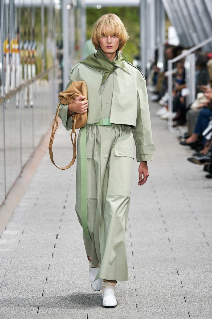 To Paris Fashion Week ρίχνει αυλαία με τον οίκο Louis Vuitton να υμνεί την Belle Époque - Φωτογραφία 20