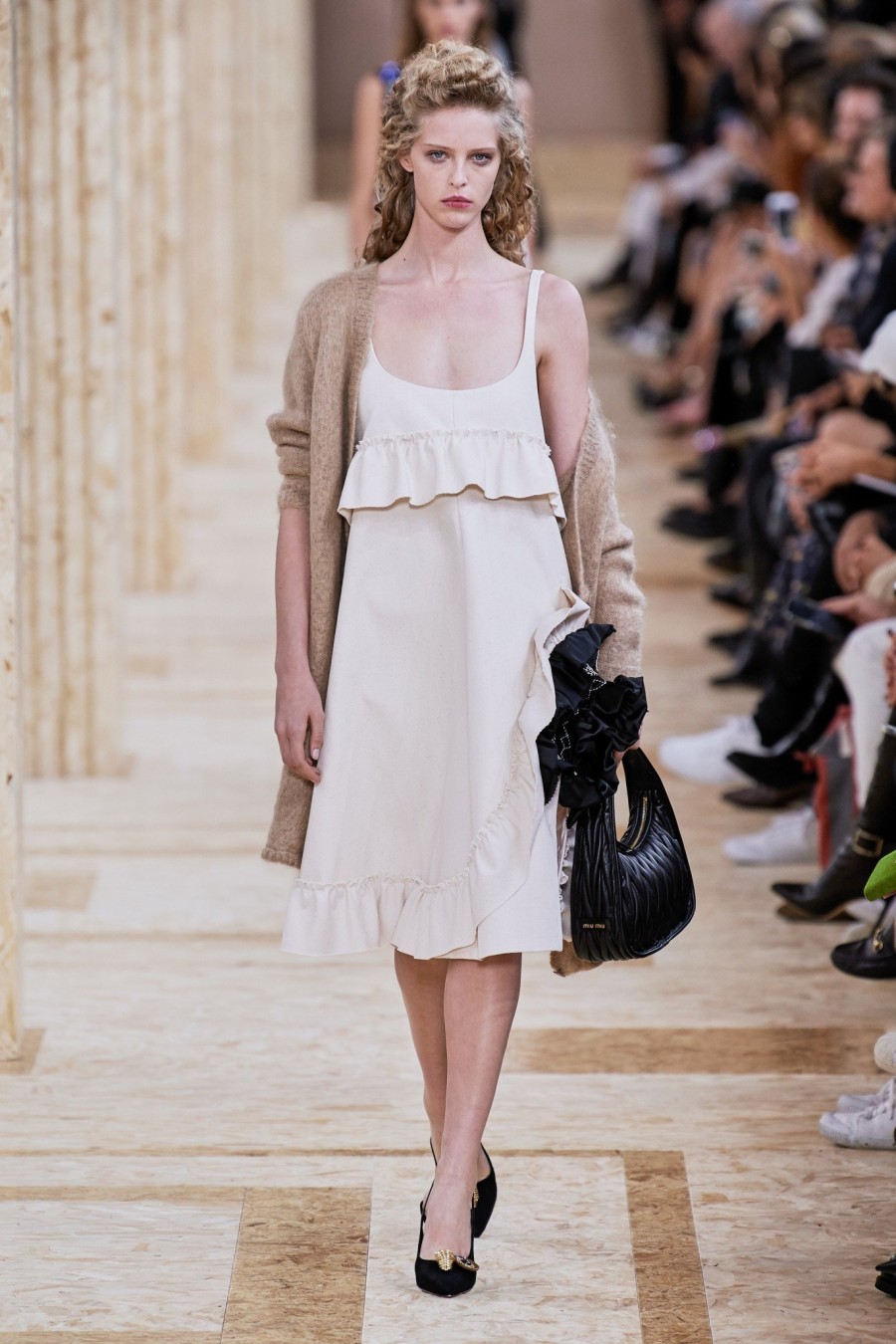 To Paris Fashion Week ρίχνει αυλαία με τον οίκο Louis Vuitton να υμνεί την Belle Époque - Φωτογραφία 14