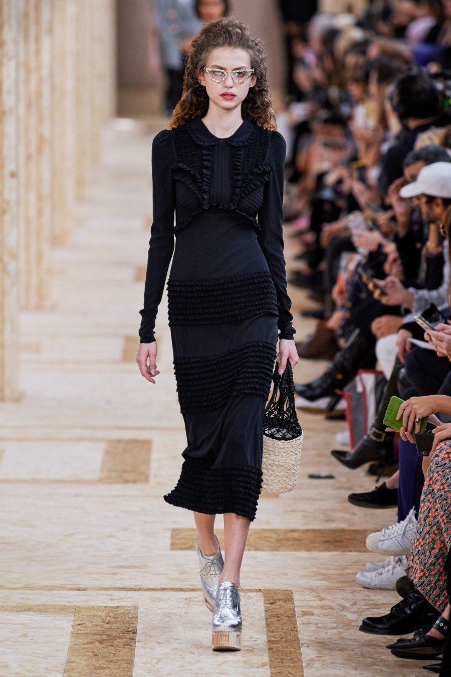 To Paris Fashion Week ρίχνει αυλαία με τον οίκο Louis Vuitton να υμνεί την Belle Époque - Φωτογραφία 13