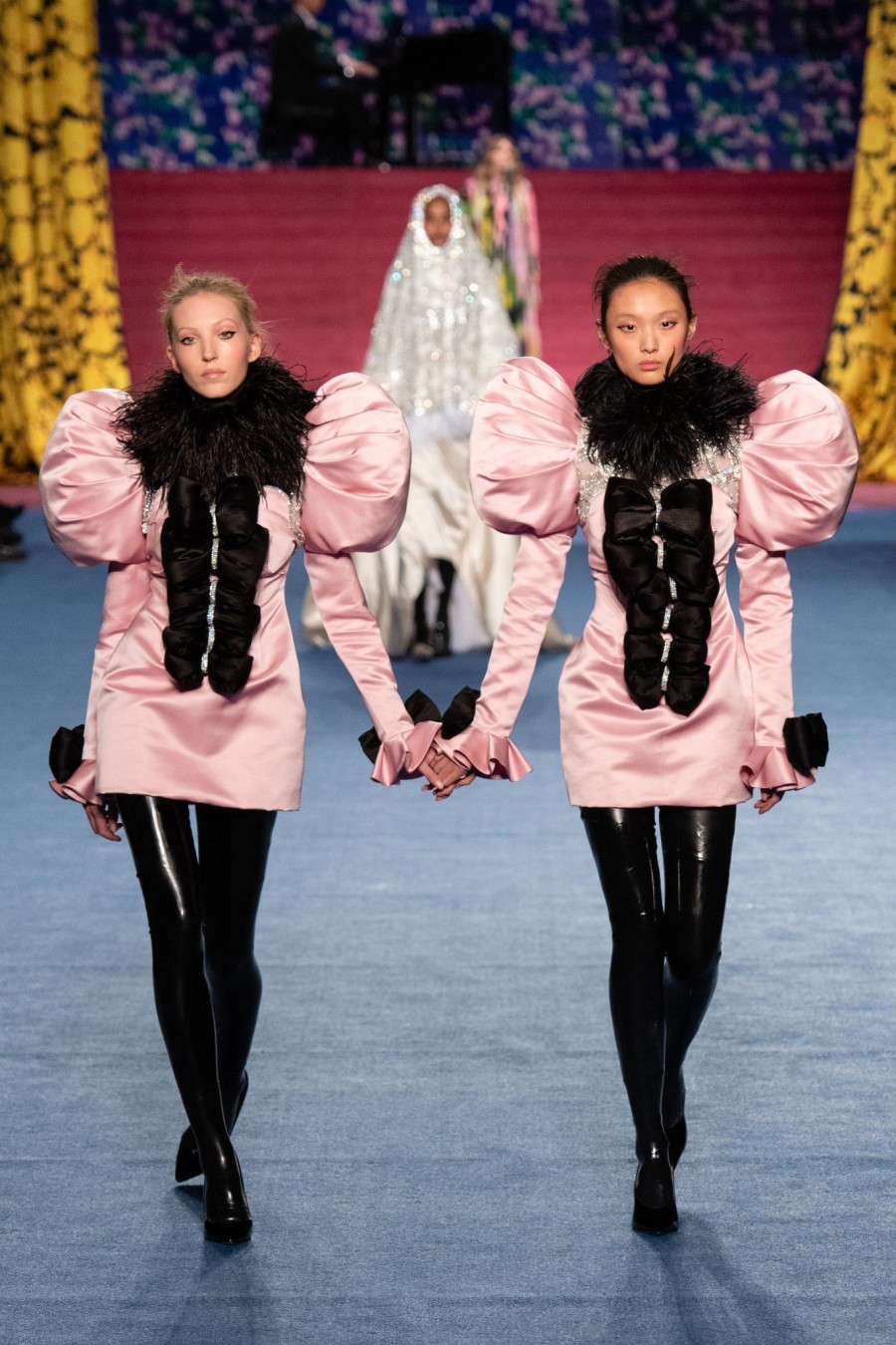 London Fashion Week: Εντυπωσίασαν Victoria Beckham και Richard Quinn με τα κομψά και ανατρεπτικά shows τους - Φωτογραφία 13