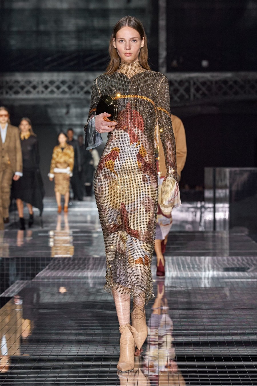 London Fashion Week: Έριξε αυλαία με τον οίκο Burberry να μονοπωλεί το ενδιαφέρον του front row - Φωτογραφία 2