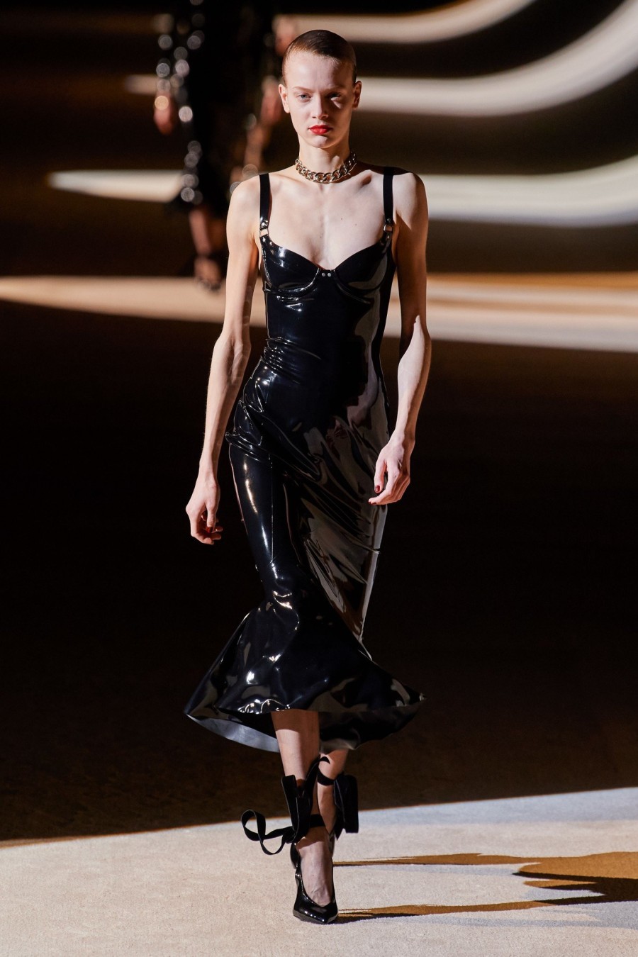 Paris Fashion Week: Ωδή στον γυναικείο δυναμισμό οι νέες συλλογές του οίκου Christian Dior & Saint Laurent - Φωτογραφία 5