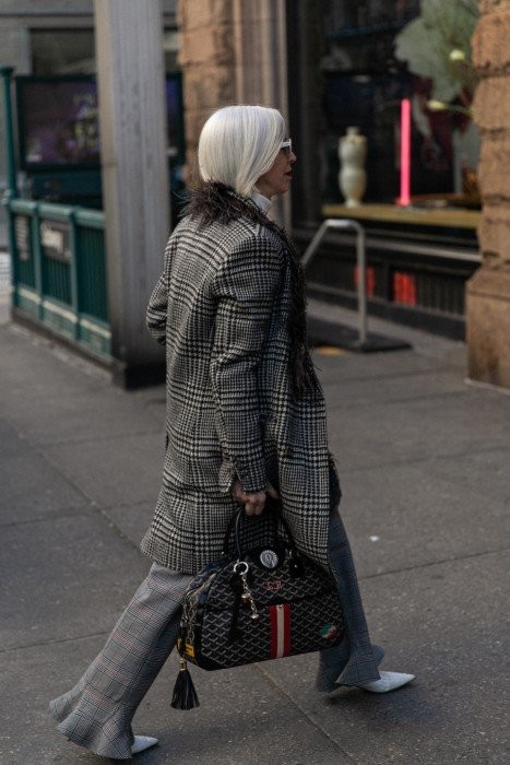 Εμπνευστείτε από τις απόλυτες street style εμφανίσεις που κυριάρχησαν στην Εβδομάδα Μόδας της Νέας Υόρκης - Φωτογραφία 16