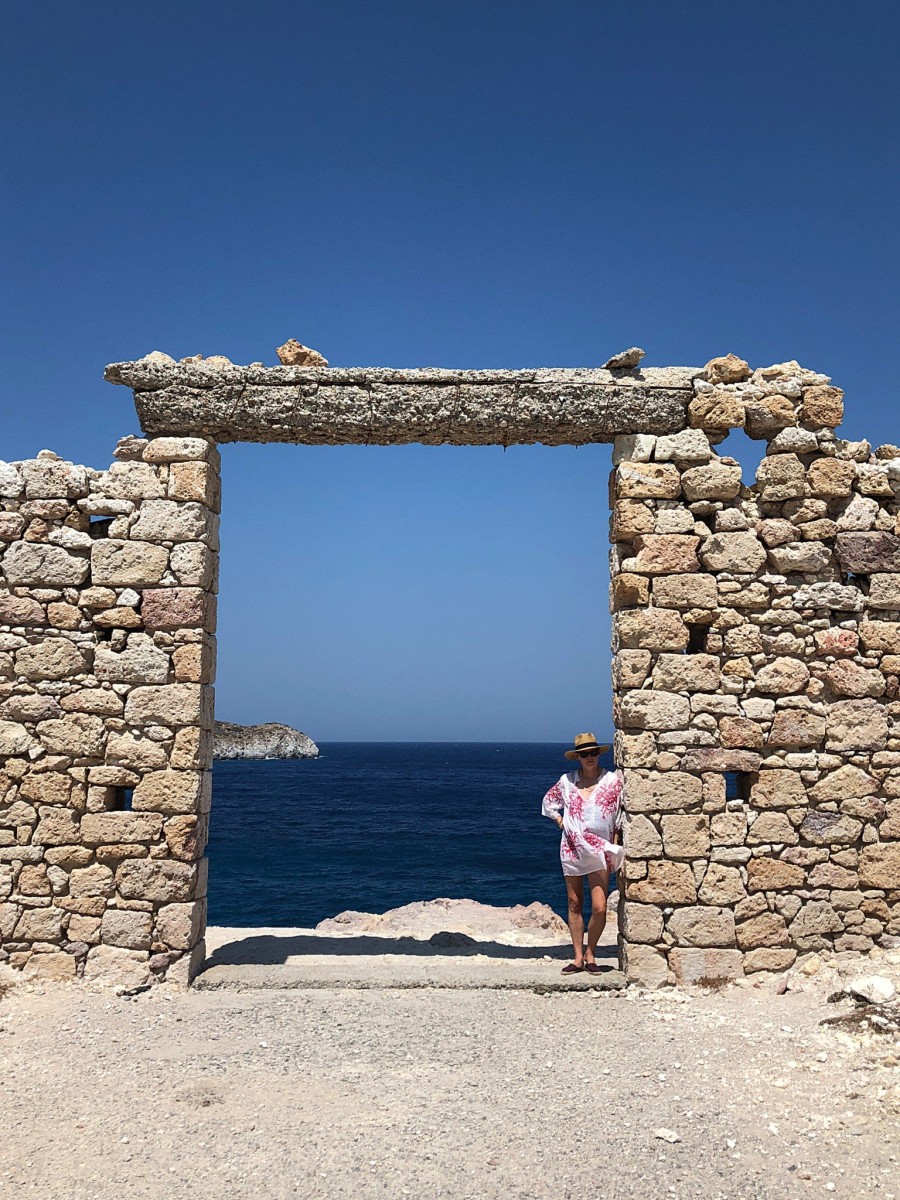 Η ιδρύτρια του ταξιδιωτικού διεθνούς περιοδικού YOLO Journal, Yolanda Edwards αφιέρωσε στην Ελλάδα το καλοκαιρινό της τεύχος - Φωτογραφία 7