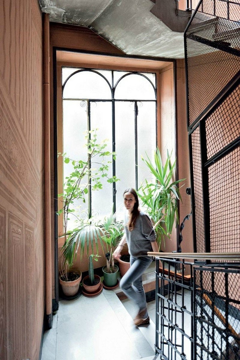 Μια ματιά στη μοναδική art nouveau κατοικία του φωτογράφου Adriano Russo & της συζύγου του Silvia στο Μιλάνο- Φωτογραφία 3