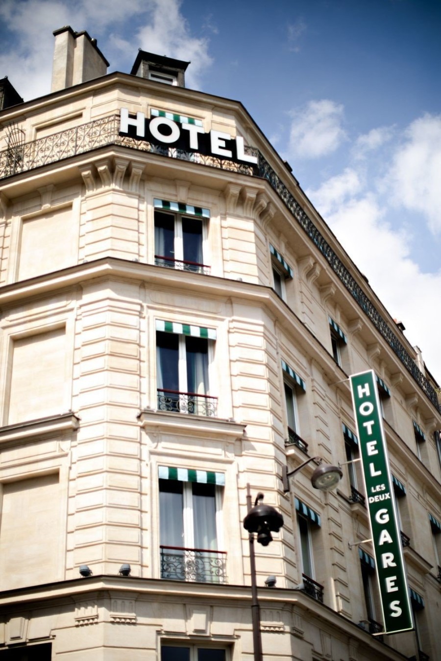Το ολοκαίνουριο ξενοδοχείο "Les Deux Gares" θα μπορούσε να είναι το σπίτι ενός εκκεντρικού bohemian Παριζιάνου συλλέκτη - Φωτογραφία 5