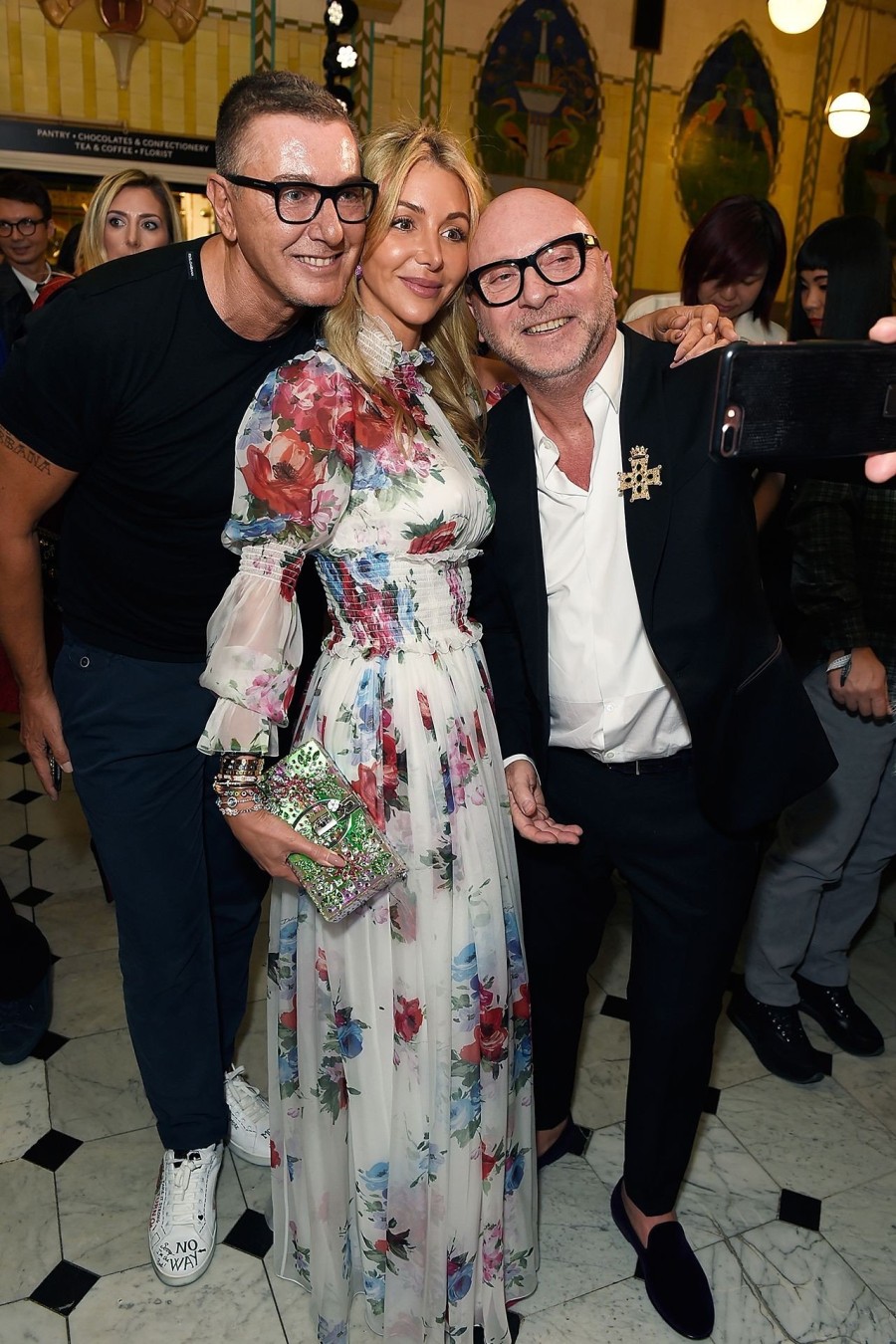 Οι Dolce & Gabbana μεταμορφώνουν τα Harrods του Λονδίνου για μια βραδιά - Φωτογραφία 1