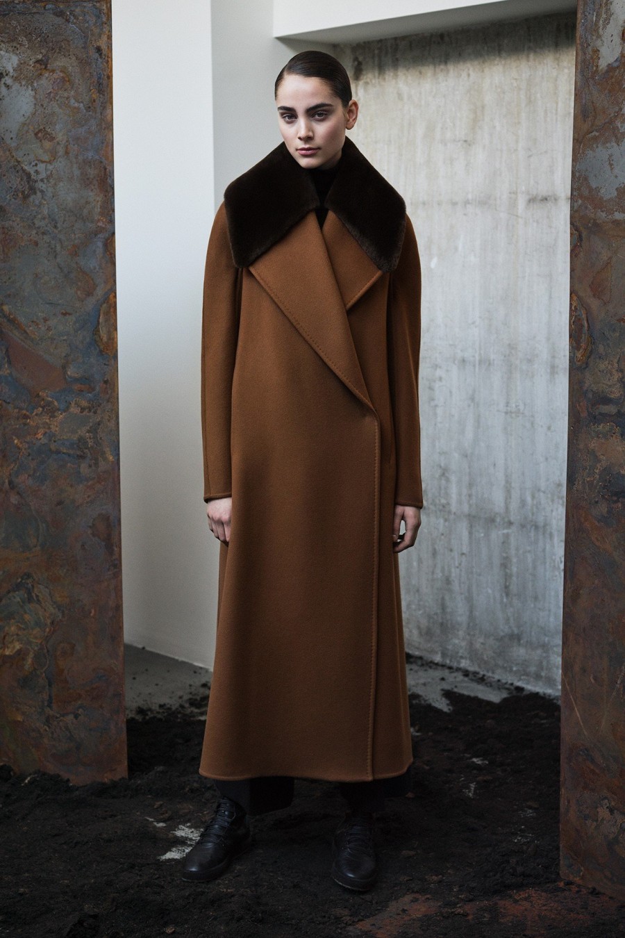 Τα νέα iconic παλτό που πρέπει να προσθέσετε στη χειμερινή σας γκαρνταρόμπα - Φωτογραφία 5