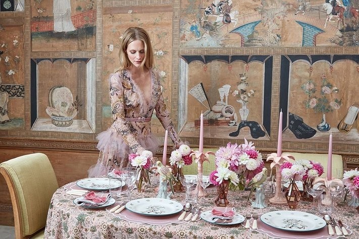 Η Poppy Delevingne & η Alice Naylor-Leyland δημιουργούν τη νέα most-wanted συνεργασία art de la table - Φωτογραφία 2