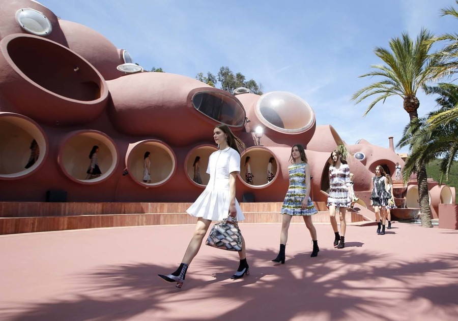 Η θρυλική βίλα, Palais Bulles, του Pierre Cardin στη γαλλική Ριβιέρα είναι ένα φουτουριστικό αρχιτεκτονικό αριστούργημα- Φωτογραφία 5