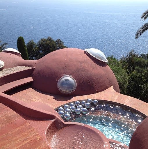 Η θρυλική βίλα, Palais Bulles, του Pierre Cardin στη γαλλική Ριβιέρα είναι ένα φουτουριστικό αρχιτεκτονικό αριστούργημα- Φωτογραφία 1