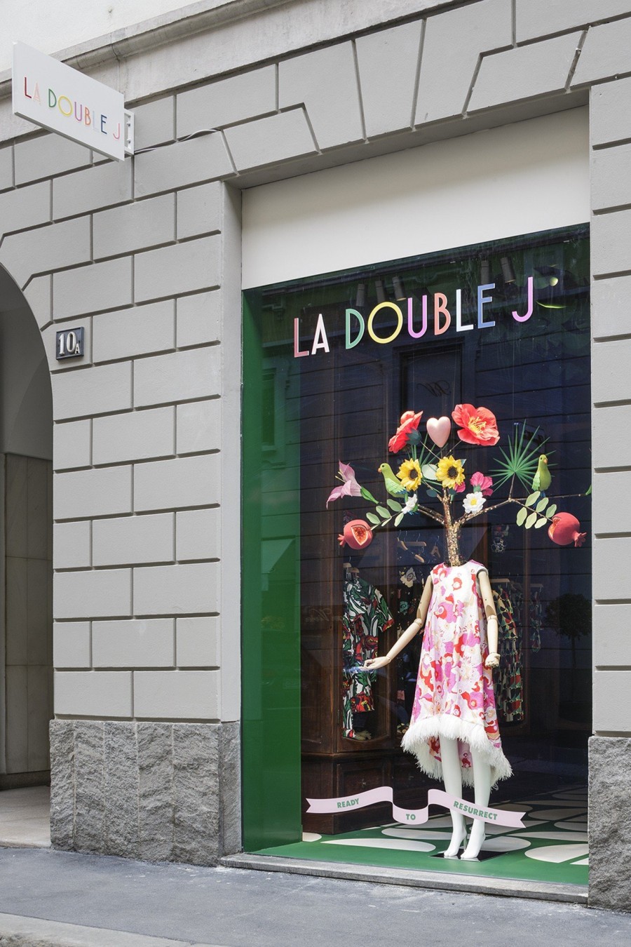 La DoubleJ: To νέο flagship store του οίκου στο Μιλάνο είναι μια ωδή στην αισιοδοξία που φέρνει η νέα εποχή- Φωτογραφία 9
