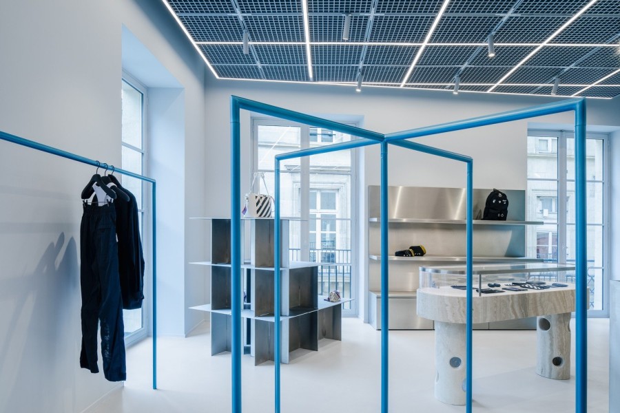 Μέσα στο νέο flagship store της Off-White στο Παρίσι που ξεχωρίζει για το ultra modern design του- Φωτογραφία 1