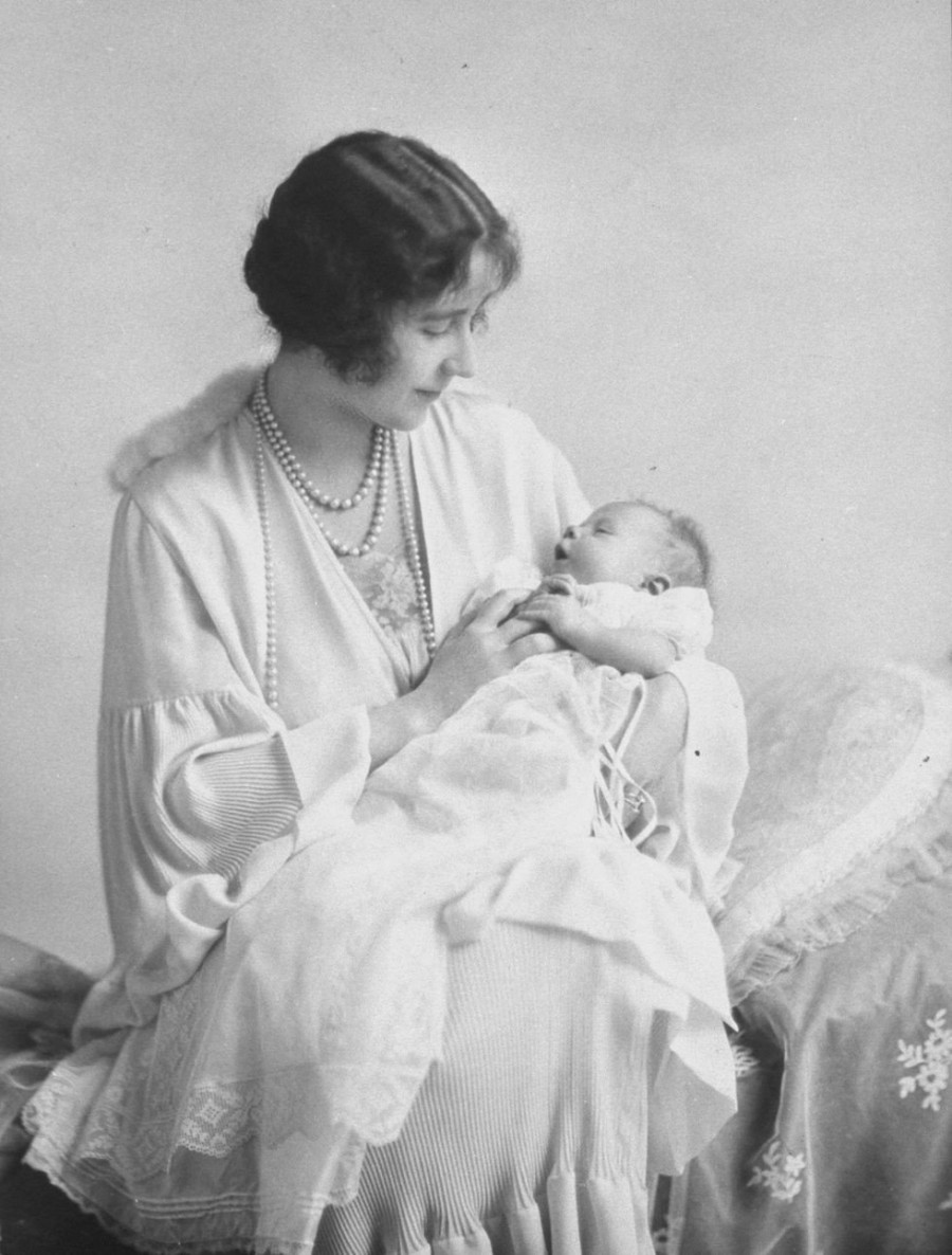 Η Βασίλισσα Ελισάβετ έφυγε από τη ζωή σε ηλικία 96 ετών - Φωτογραφία 1