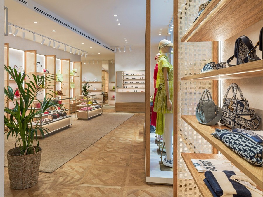 H νέα pop-up boutique του οίκου Dior στο Μαυροβούνιο εξυμνεί την γαλήνια αύρα του καλοκαιριού- Φωτογραφία 2