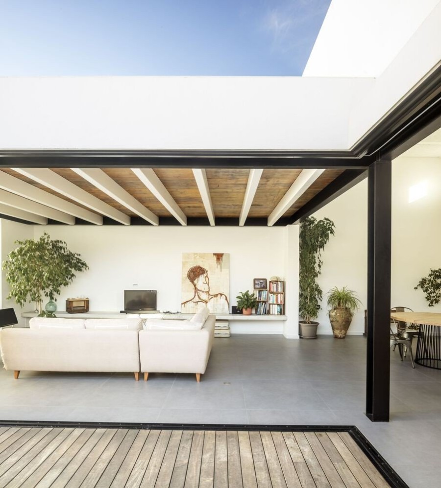 Μια stylish κατοικία που μετατρέπεται σε πηγή έμπνευσης για το απόλυτο summery interior design- Φωτογραφία 1