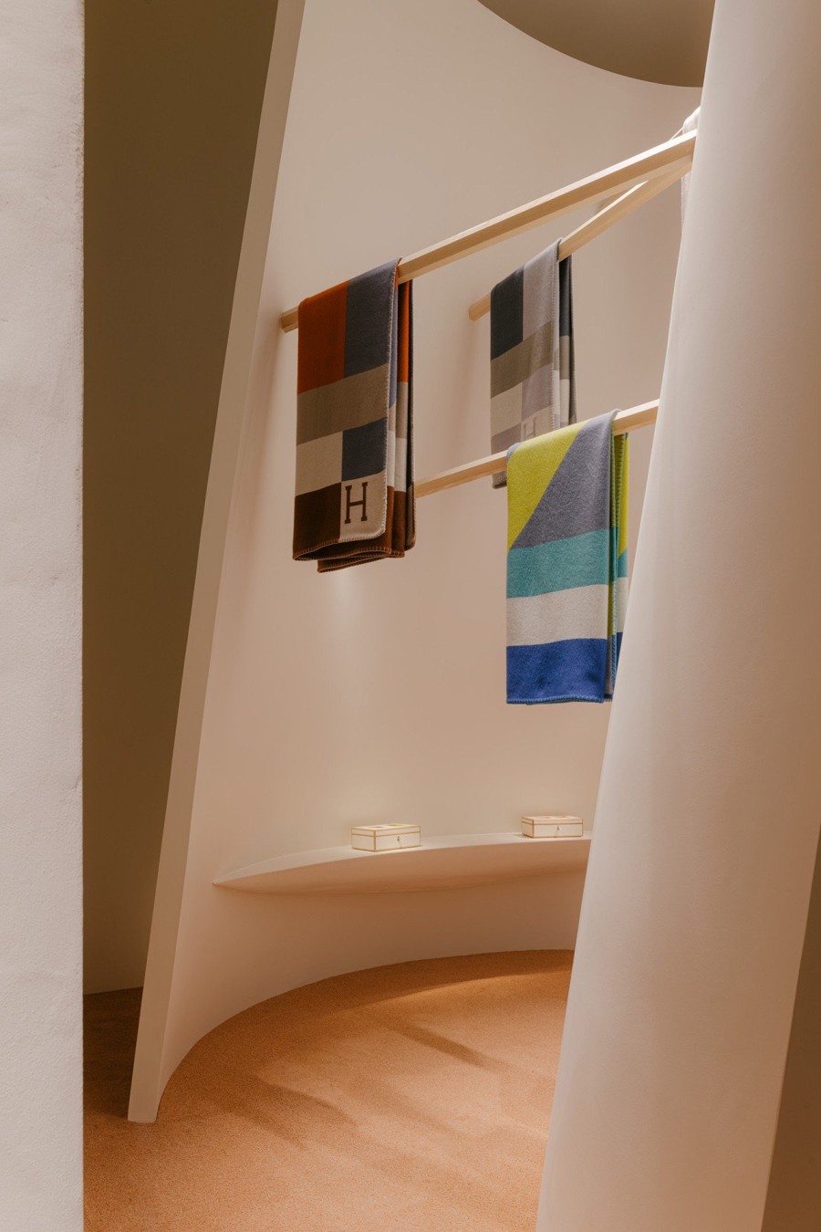 Το installation της Hermès στη Salone del mobile παρουσιάζει τα πιο φίνα αντικείμενα για το σπίτι - Φωτογραφία 17
