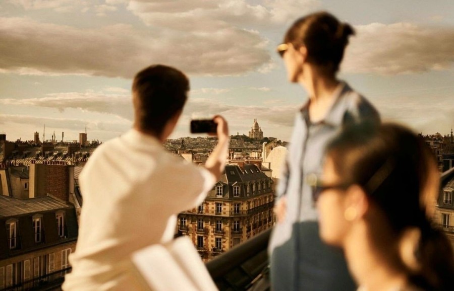 Fine Living: Το ολοκαίνουριο ξενοδοχείο με θέα που αποτυπώνει όλο το Παρίσι - Φωτογραφία 2