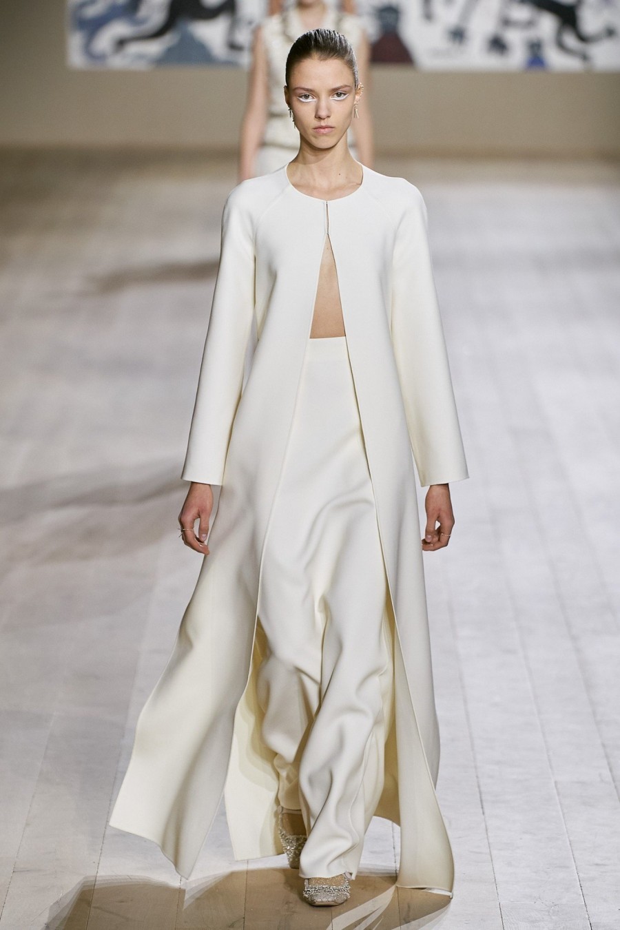 Η Maria Grazia Chiuri προτείνει μία daywear γκαρνταρόμπα, βασισμένη στην Υψηλή Ραπτική -Δείτε όλα τα looks!- Φωτογραφία 8