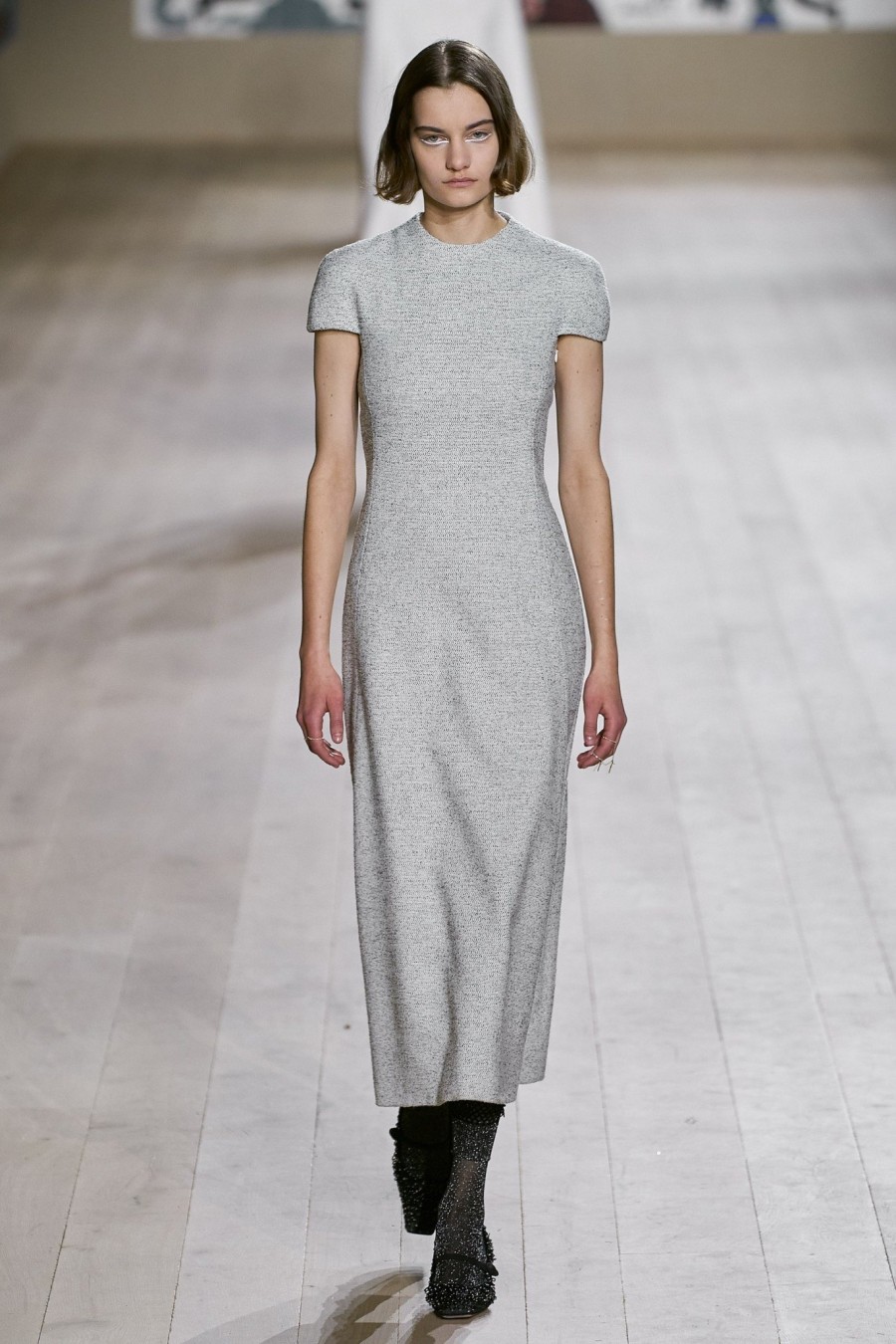 Η Maria Grazia Chiuri προτείνει μία daywear γκαρνταρόμπα, βασισμένη στην Υψηλή Ραπτική -Δείτε όλα τα looks!- Φωτογραφία 22