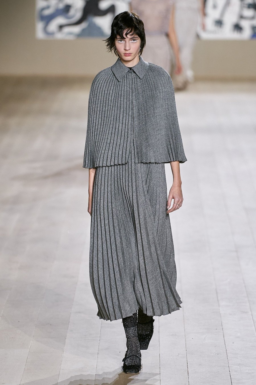 Η Maria Grazia Chiuri προτείνει μία daywear γκαρνταρόμπα, βασισμένη στην Υψηλή Ραπτική -Δείτε όλα τα looks!- Φωτογραφία 31