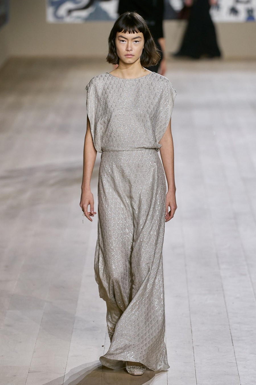 Η Maria Grazia Chiuri προτείνει μία daywear γκαρνταρόμπα, βασισμένη στην Υψηλή Ραπτική -Δείτε όλα τα looks!- Φωτογραφία 41