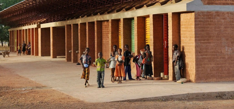 Francis Kéré: Γνωρίστε τον πρώτο Αφρικανό αρχιτέκτονα που κέρδισε το βραβείο Pritzker Architecture Prize- Φωτογραφία 2