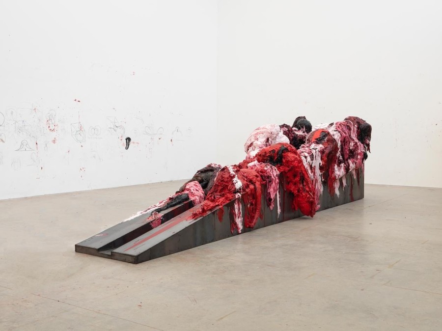 Τι παρουσιάζει ο περίφημος Anish Kapoor στη 59η Biennale της Βενετίας- Φωτογραφία 4