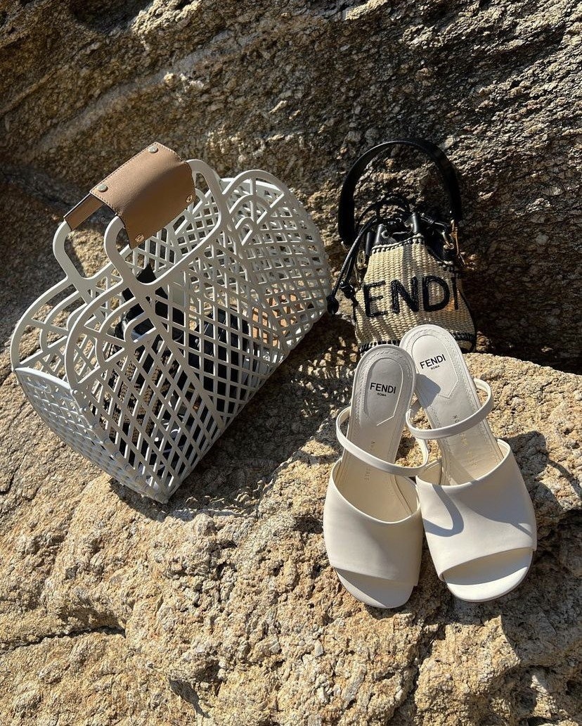 Fendi X Mykonos: Το διάσημο brand άνοιξε την πρώτη του boutique στην Ελλάδα - Φωτογραφία 1