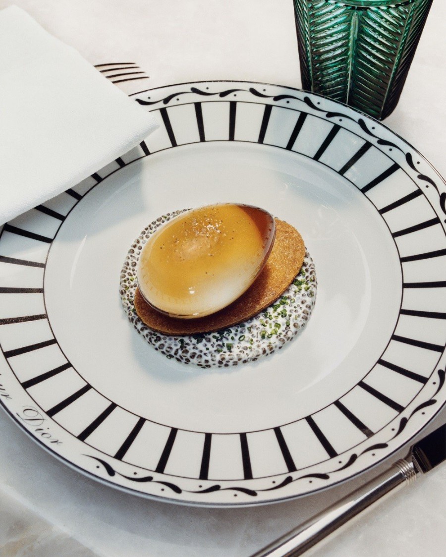 Το νέο εστιατόριο του οίκου Dior στο 30 Montaigne του Παρισιού αποτελεί έναν fine dining παράδεισο- Φωτογραφία 2