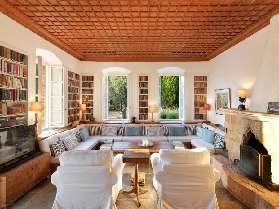 Το πέτρινο σπίτι του συγγραφέα Patrick Leigh Fermor στην Καρδαμύλη είναι το όνειρο κάθε design lover - Φωτογραφία 1