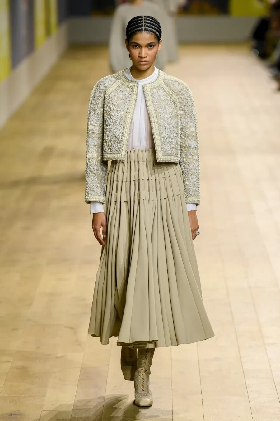 Haute Couture Fall 2022: Η Maria Crazia Chiuri ανέδειξε μία πιο wearable πλευρά της Υψηλής Ραπτικής -Δείτε όλα τα looks!- Φωτογραφία 3