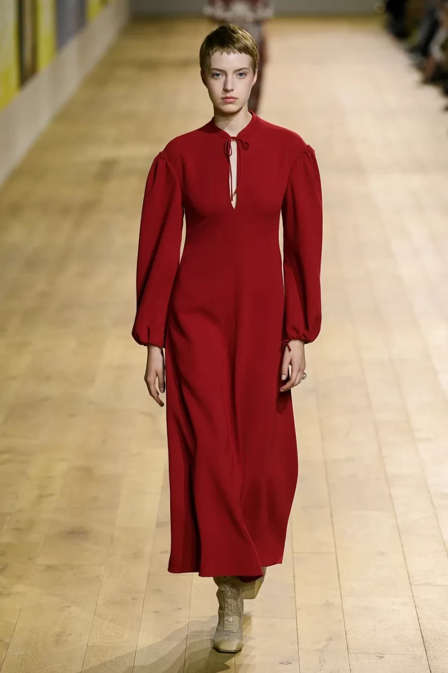 Haute Couture Fall 2022: Η Maria Crazia Chiuri ανέδειξε μία πιο wearable πλευρά της Υψηλής Ραπτικής -Δείτε όλα τα looks!- Φωτογραφία 13
