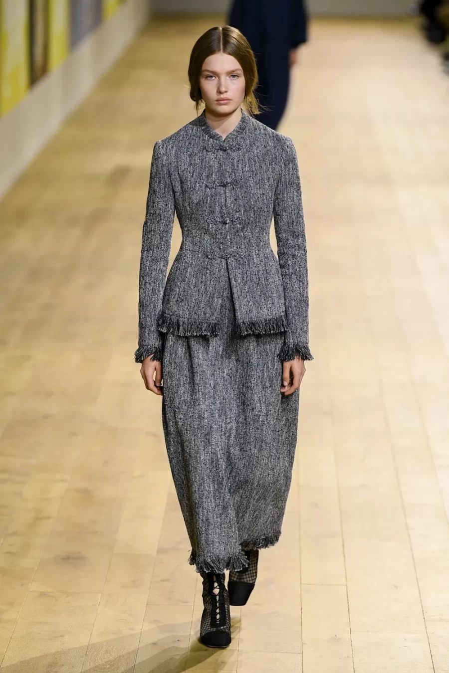 Haute Couture Fall 2022: Η Maria Crazia Chiuri ανέδειξε μία πιο wearable πλευρά της Υψηλής Ραπτικής -Δείτε όλα τα looks!- Φωτογραφία 50