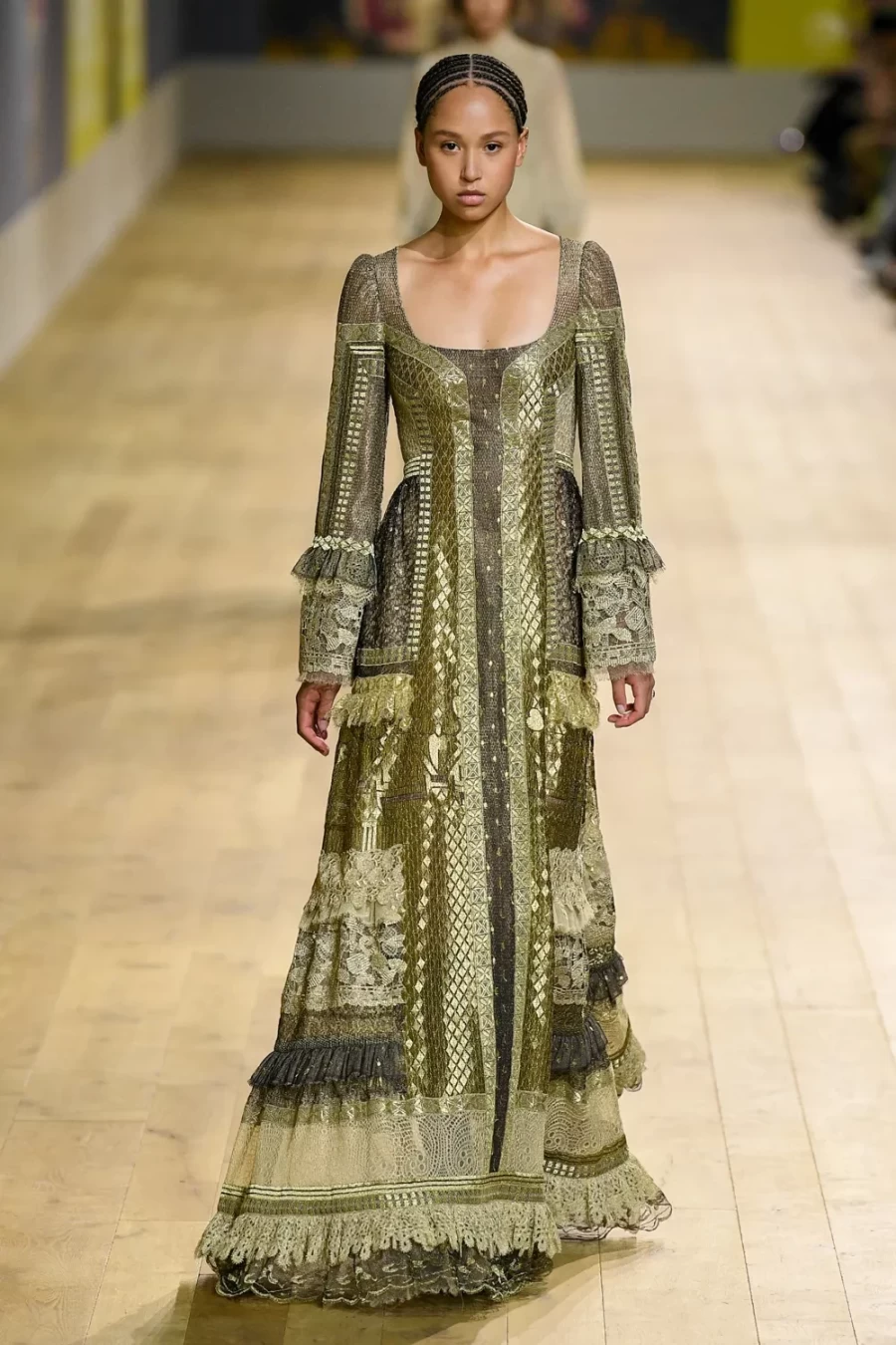 Haute Couture Fall 2022: Η Maria Crazia Chiuri ανέδειξε μία πιο wearable πλευρά της Υψηλής Ραπτικής -Δείτε όλα τα looks!- Φωτογραφία 62