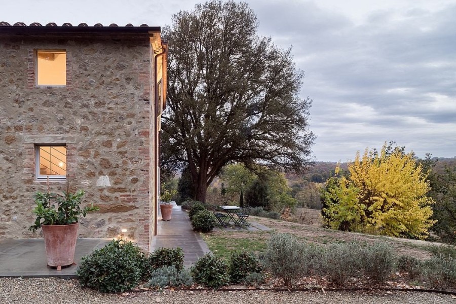 Δείτε πώς ένα πέτρινο αγροτόσπιτο στην Ιταλική εξοχή μετατράπηκε σε μια σύγχρονη κατοικία  - Φωτογραφία 6