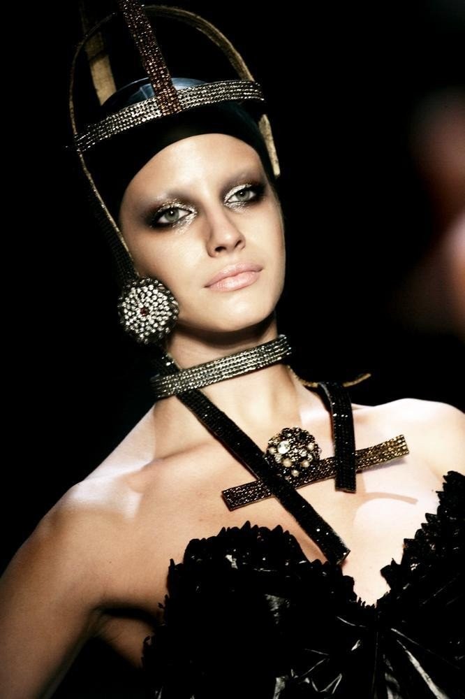 Αχιλλέας Χαρίτος: Συμβουλές ομορφιάς από τον διάσημο makeup artist - Φωτογραφία 12