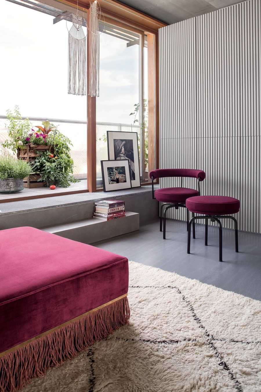 Ένα γοητευτικό μπουκέτο αντιπαραθέσεων στο διαμέρισμα της interior designer, Ester Bruzkus, στο Βερολίνο- Φωτογραφία 5