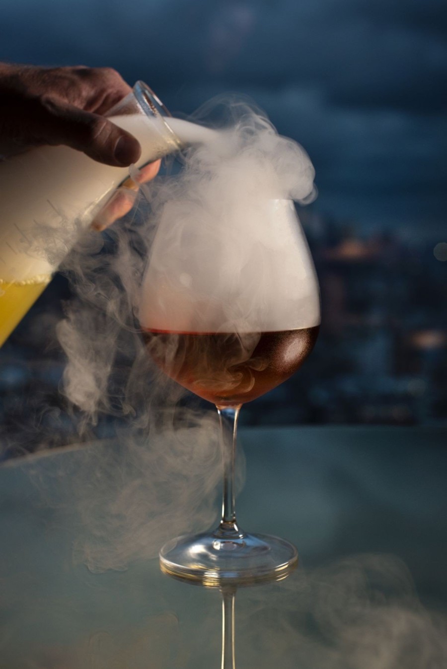Το πιο hot right now cocktail bar στην Αμερική προσφέρει ασύλληπτη θέα σε ολόκληρο το Manhattan- Φωτογραφία 5